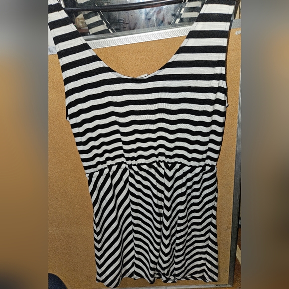 A new day LG long tank/possible dress. Black and white with drawstring - Picture 2 of 3